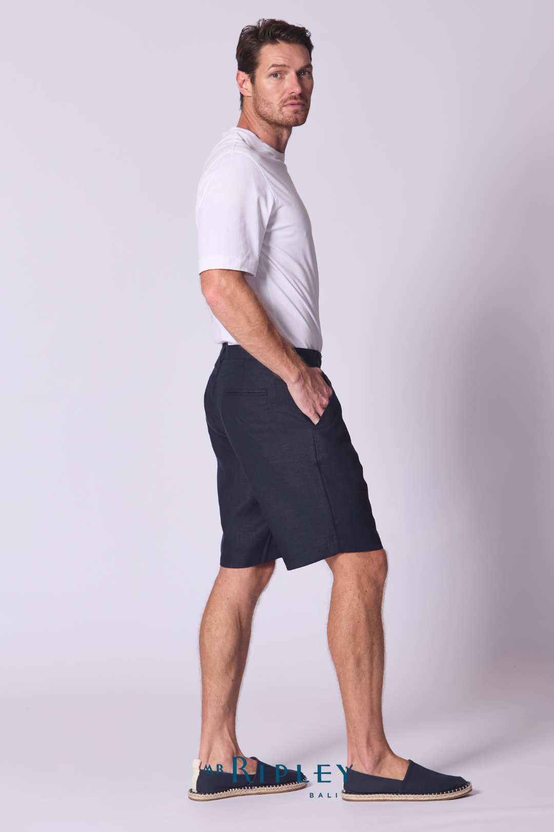 Classic Linen Short in Navy