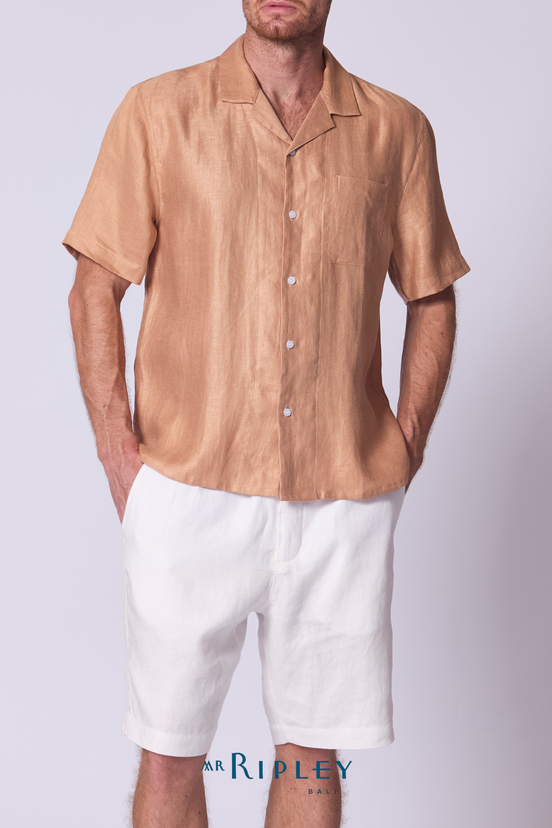 Camisa de lino estilo campestre en color paja