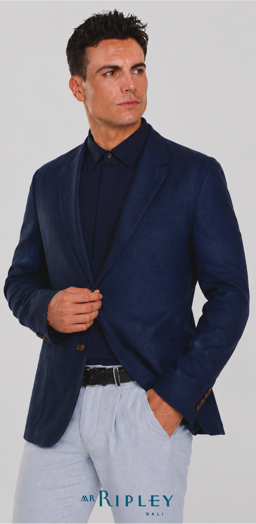 Tailored Classic Linen Blazer in Navy